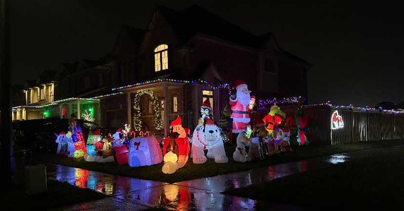 House decorated for the holidays