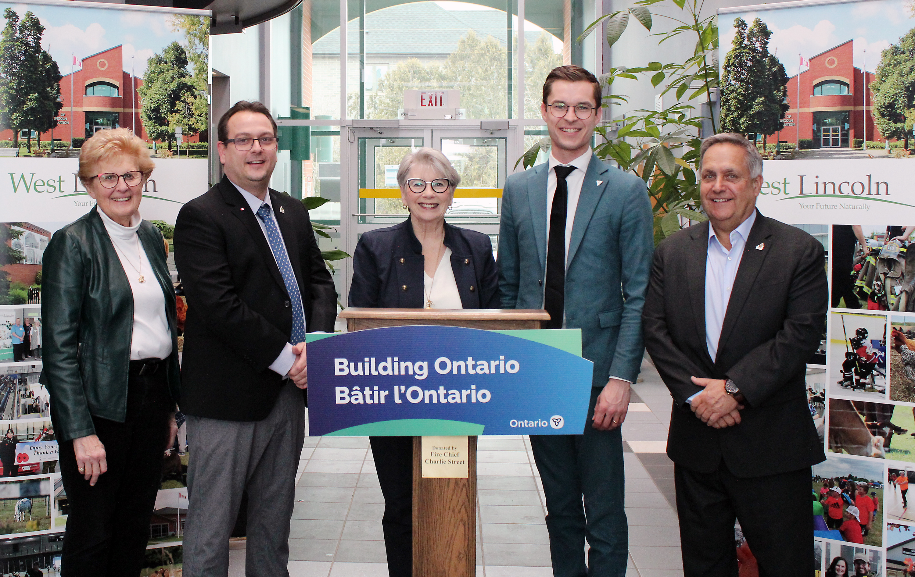 Niagara West MPP Sam Oosterhoff with West Lincoln Mayor Ganann, Councillors Chechalk, Maychak and Reilly